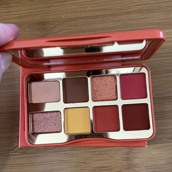 Too Faced On The Fly Eye Shadow Palette Light My Fire - Picture 1 of 6